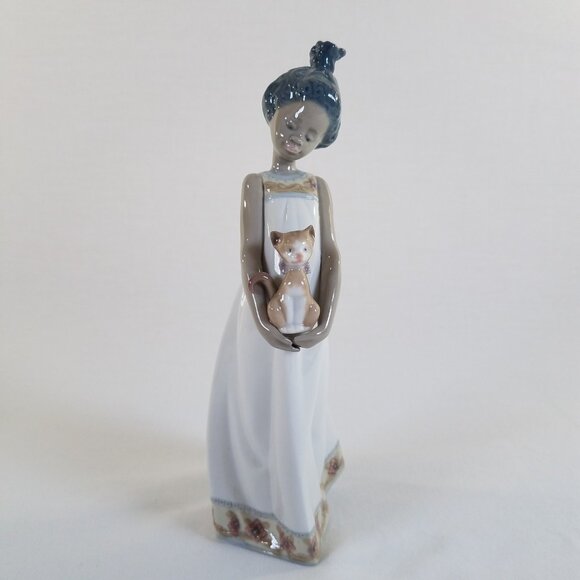 LLadro 5603 Close To My Heart Figurine Black Legacy 8.5" Girl Cat Porcelain - Picture 1 of 13
